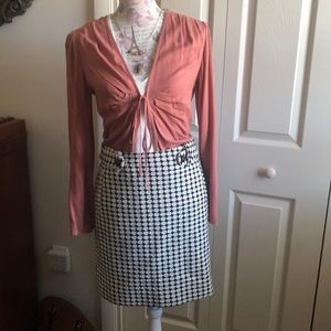 Banana Republic black and cream skirt.